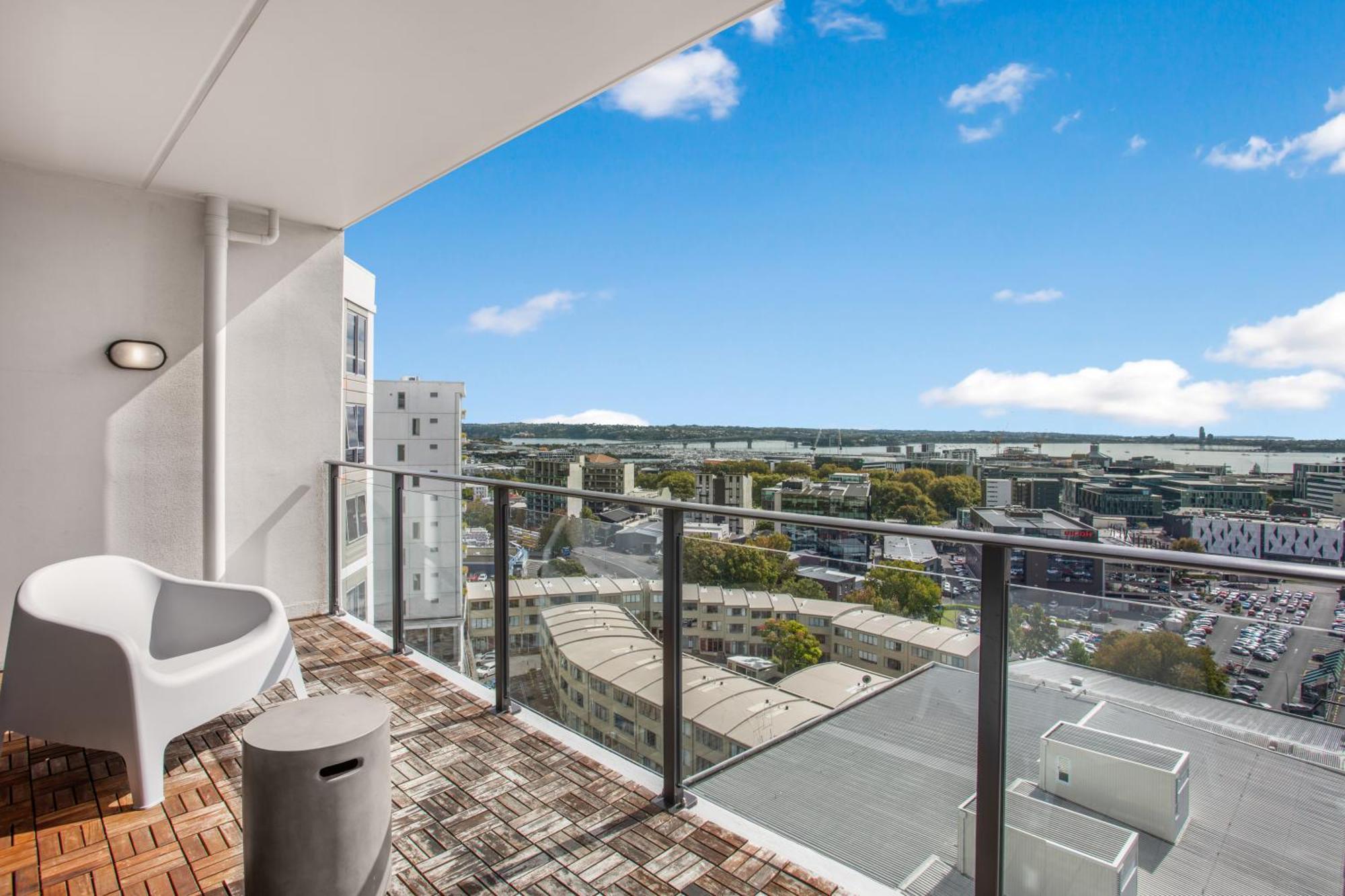 Skyline Serenade Apt With Skycity View And Parking Auckland Eksteriør billede