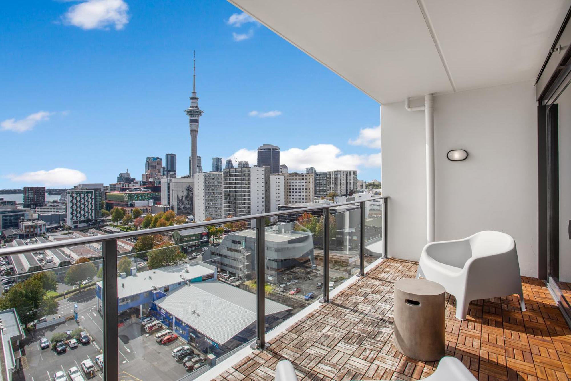 Skyline Serenade Apt With Skycity View And Parking Auckland Eksteriør billede